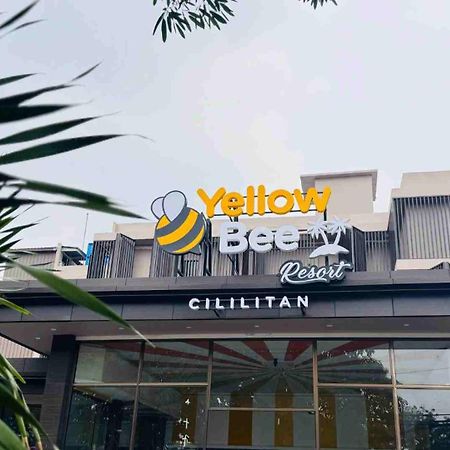 Yellow Bee Resort Cililitan Jakarta Buitenkant foto