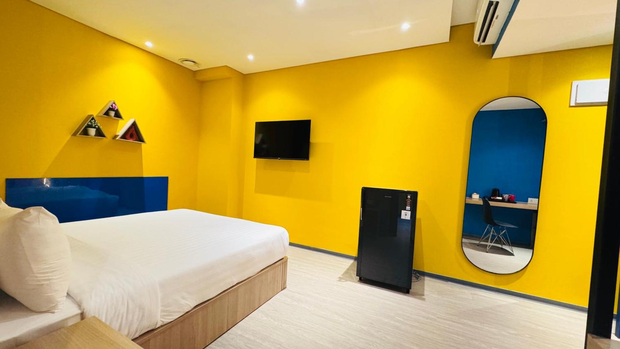 Yellow Bee Resort Cililitan Jakarta Buitenkant foto