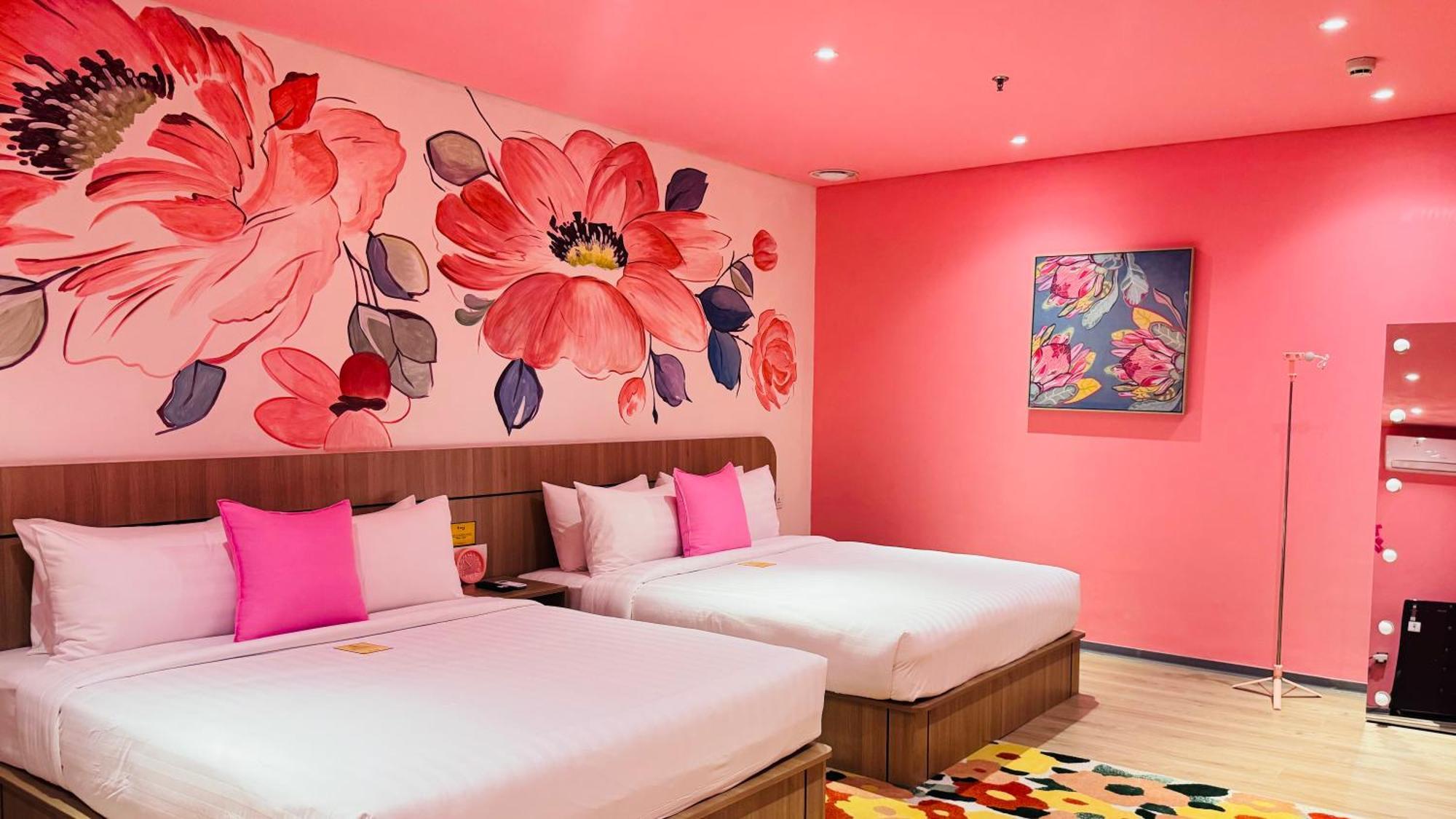 Yellow Bee Resort Cililitan Jakarta Buitenkant foto