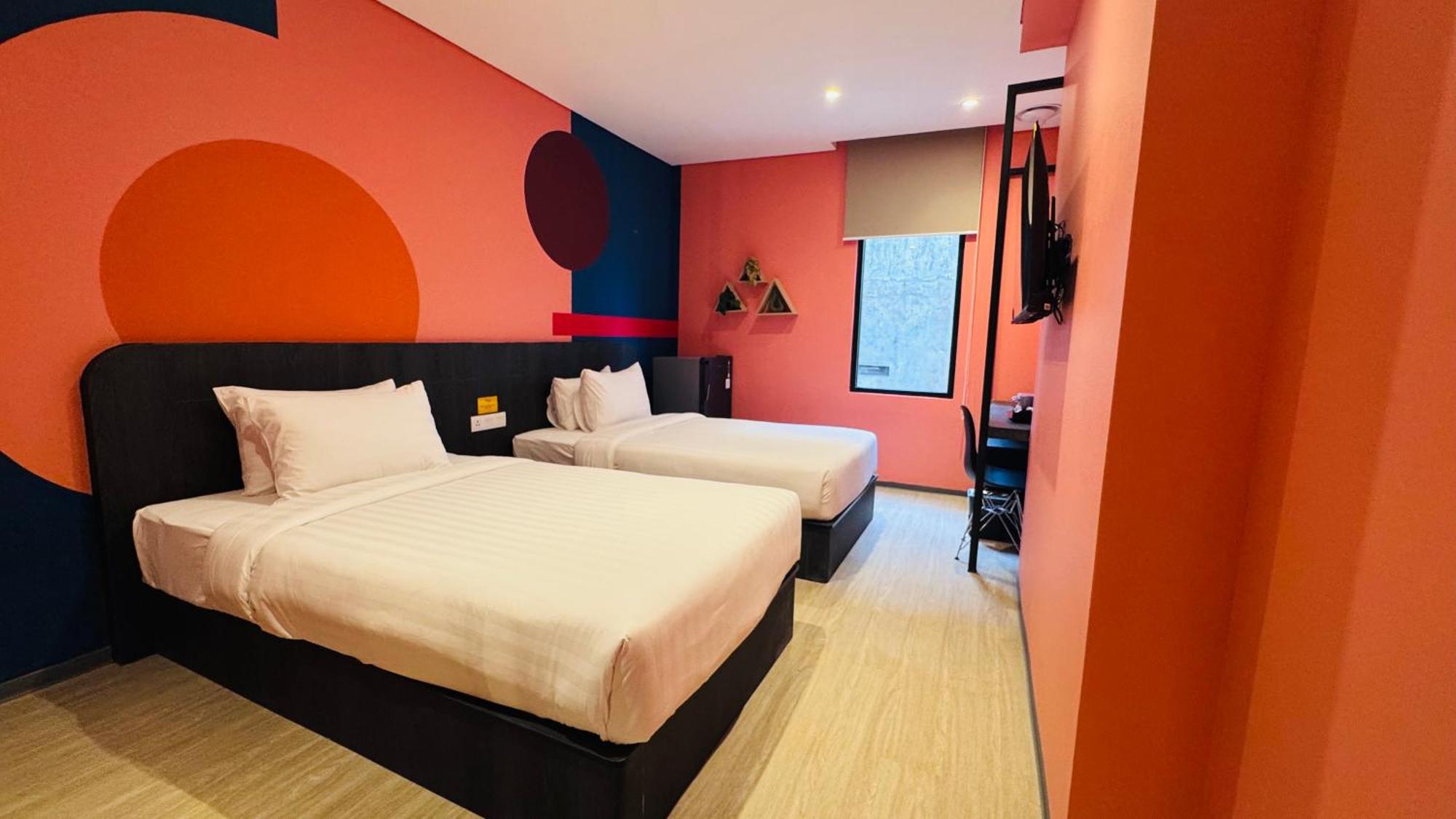 Yellow Bee Resort Cililitan Jakarta Buitenkant foto
