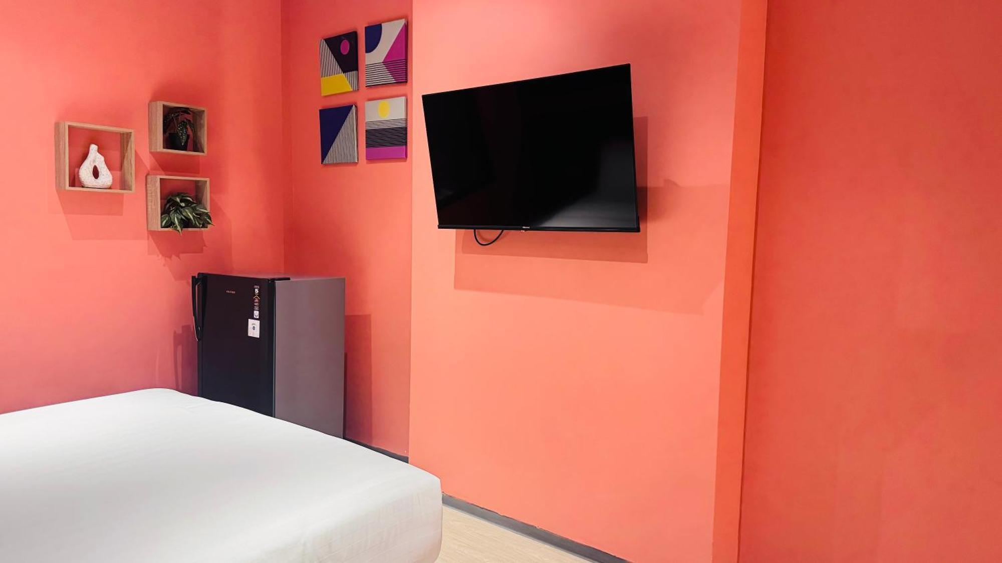 Yellow Bee Resort Cililitan Jakarta Buitenkant foto