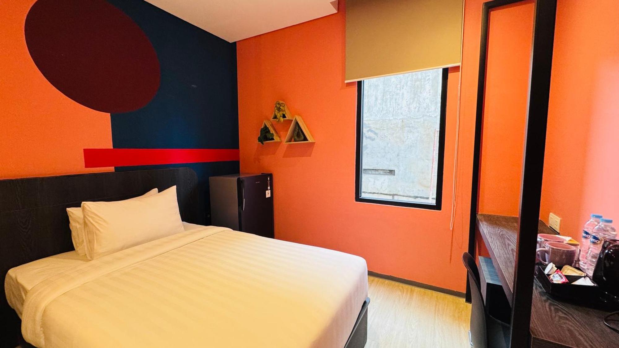 Yellow Bee Resort Cililitan Jakarta Buitenkant foto